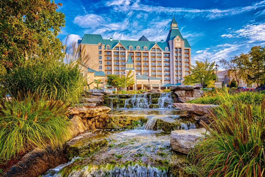 Exterior of Chateau on the Lake Resort.