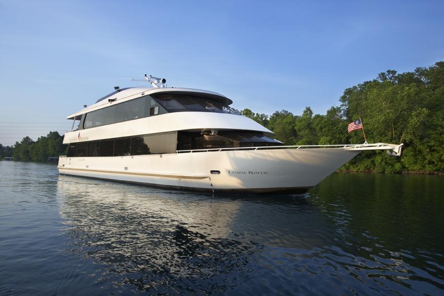 landing princess yacht on the water in branson mo