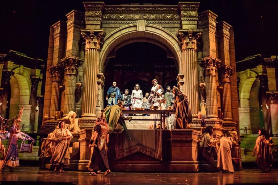 actors on stage during production of Jesus the musical at sight and sound theatre in in Branson mo