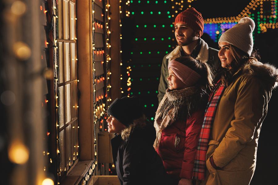 Feel the Christmas spirit with an Old Fashioned Christmas at Silver Dollar City.