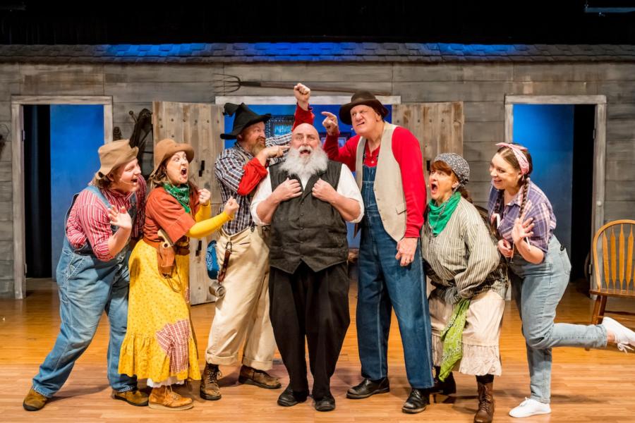 Funny Farm Dinner Feud