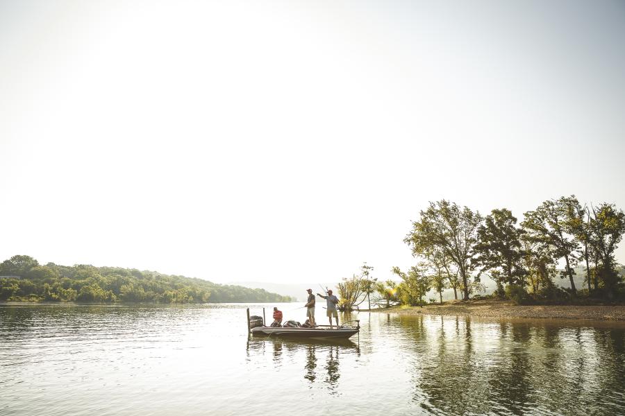 Lake_Boat_Fall_fishing