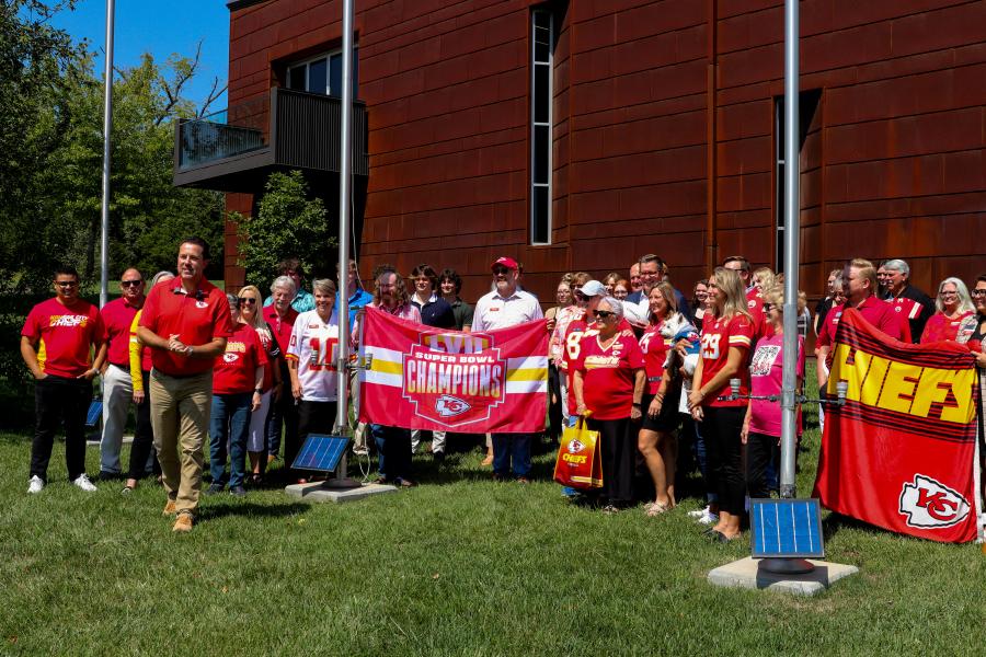 chiefs flag raising