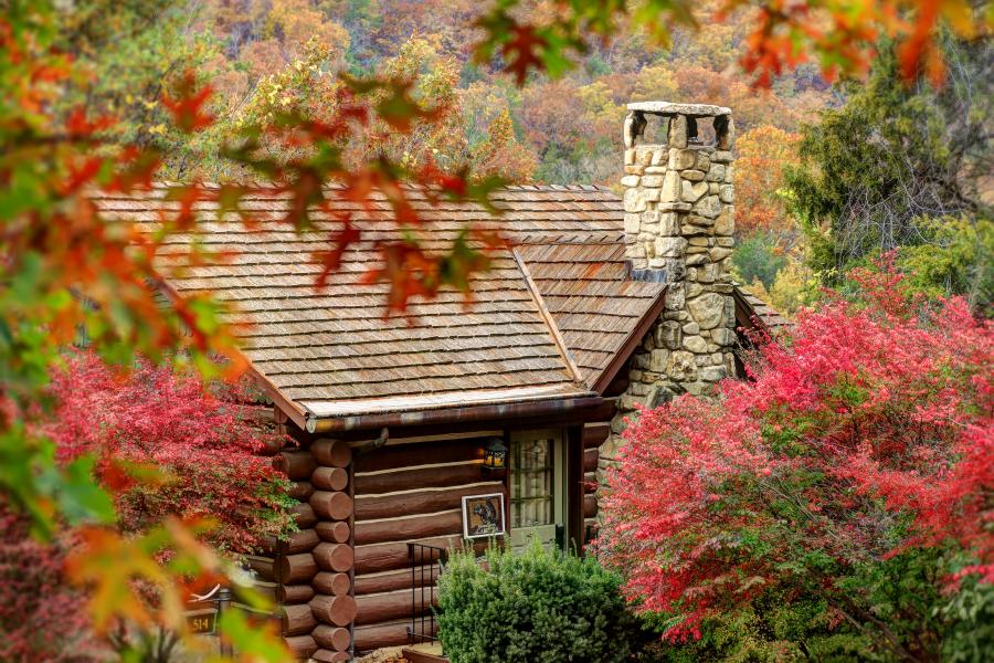 Private_Cabin_Exterior_BCL_Big Cedar Lodge_Fall