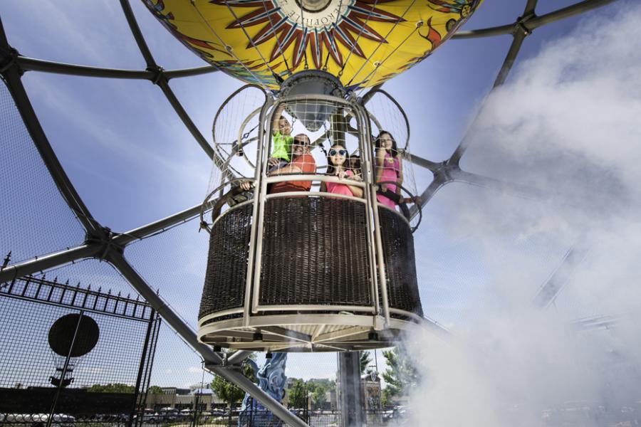 Hot air balloon attraction in Branson.