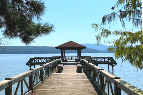 pier at lake daradanelle ar