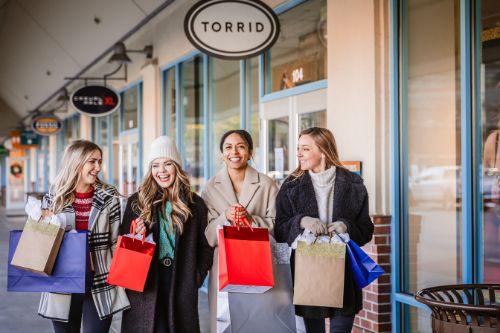 girls shopping branson tanger