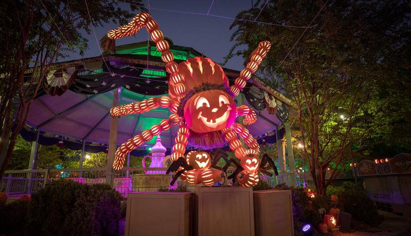 A Pumpkin Spider sculpture at Silver Dollar City's Harvest Festival.