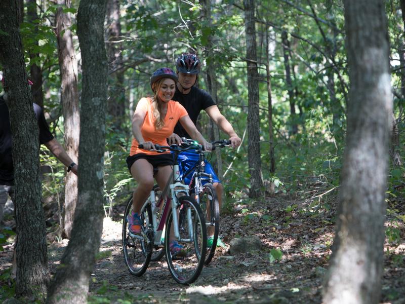 Couple_Biking_Trail