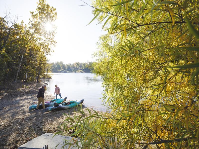 Kayaking_Couple