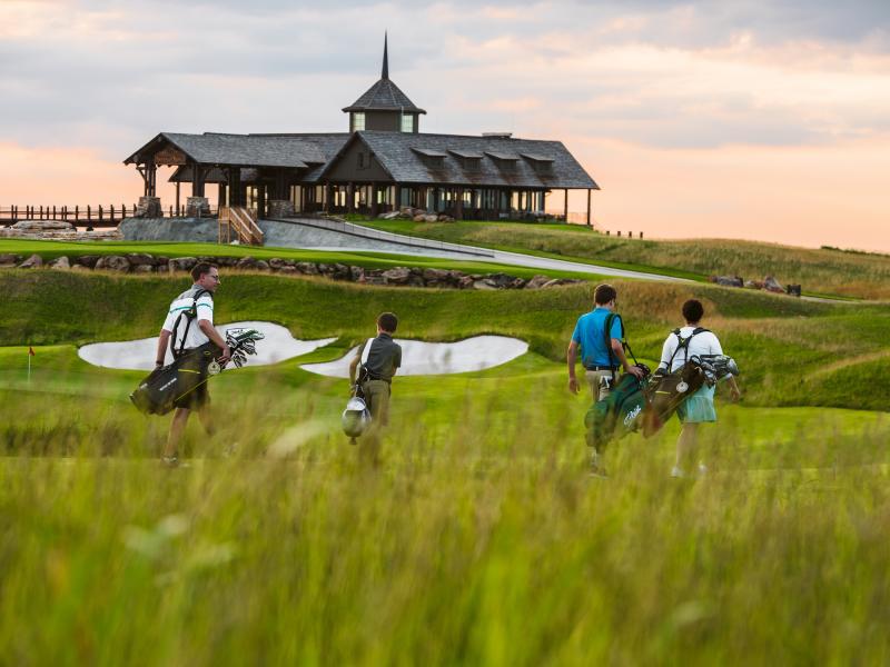 Mountain_Top_Golf_Family