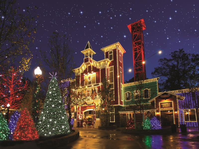 Silver_Dollar_City_SDC_Christmas_Hero