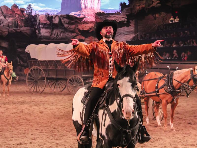 Dolly_Stampede_Western_Show_Attraction_Hero