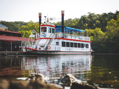Lake Queen floating on Lake Taneycomo in Branson.