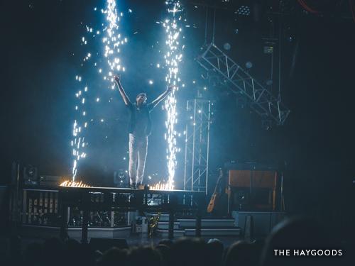 Eye-catching light display and performer at a Branson live show. 