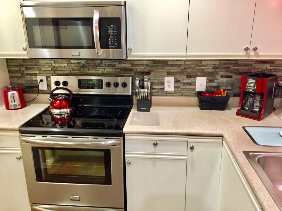 The Champions Condo 2-1 Kitchen