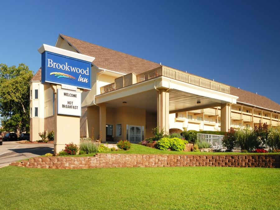 Located in the heart of Branson, close to shows, attractions, and dining