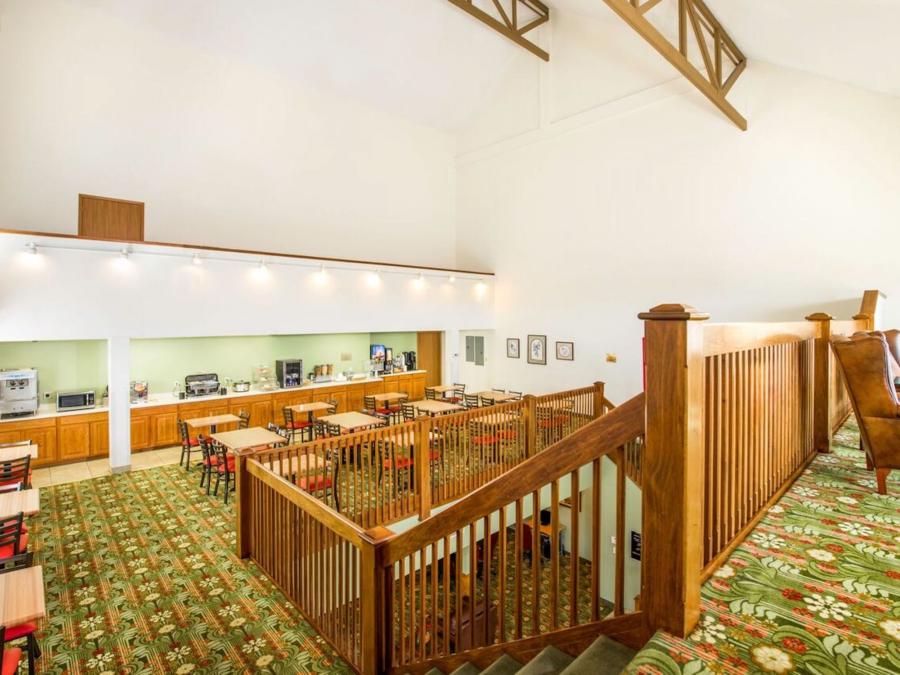Breakfast Room