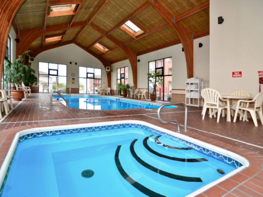 Hot Tub & Pool
