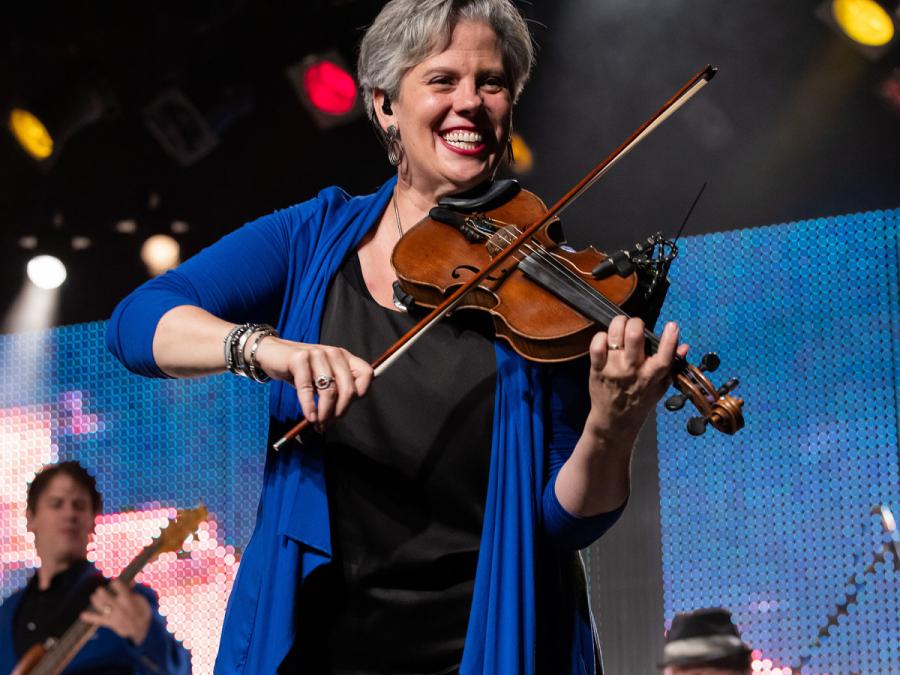 Branson's Best Violinist - Amy Dutton!