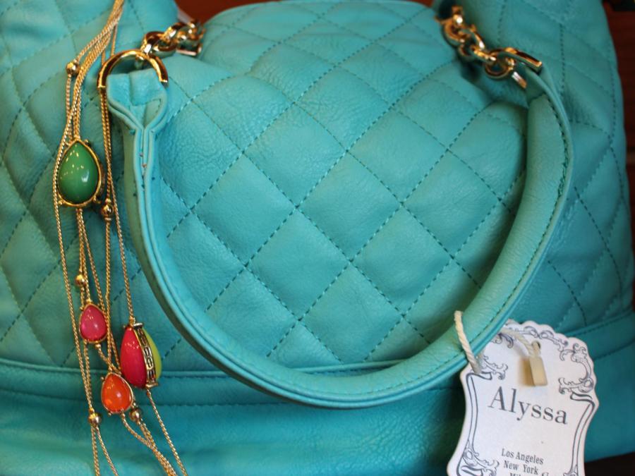 Many boutiques that carry handbags, jewelry, apparel, and more!