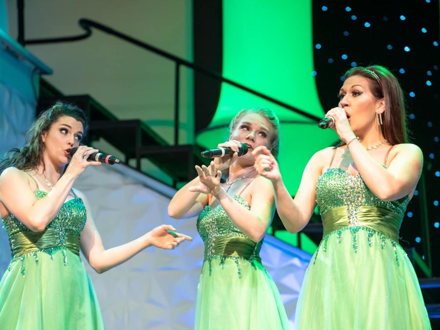Dublin's Irish Tenors & The Celtic Ladies featuring Irish Dance Stars