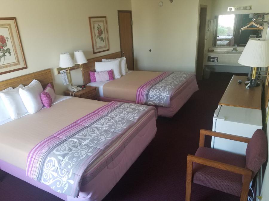 No-smoking 2 queen beds