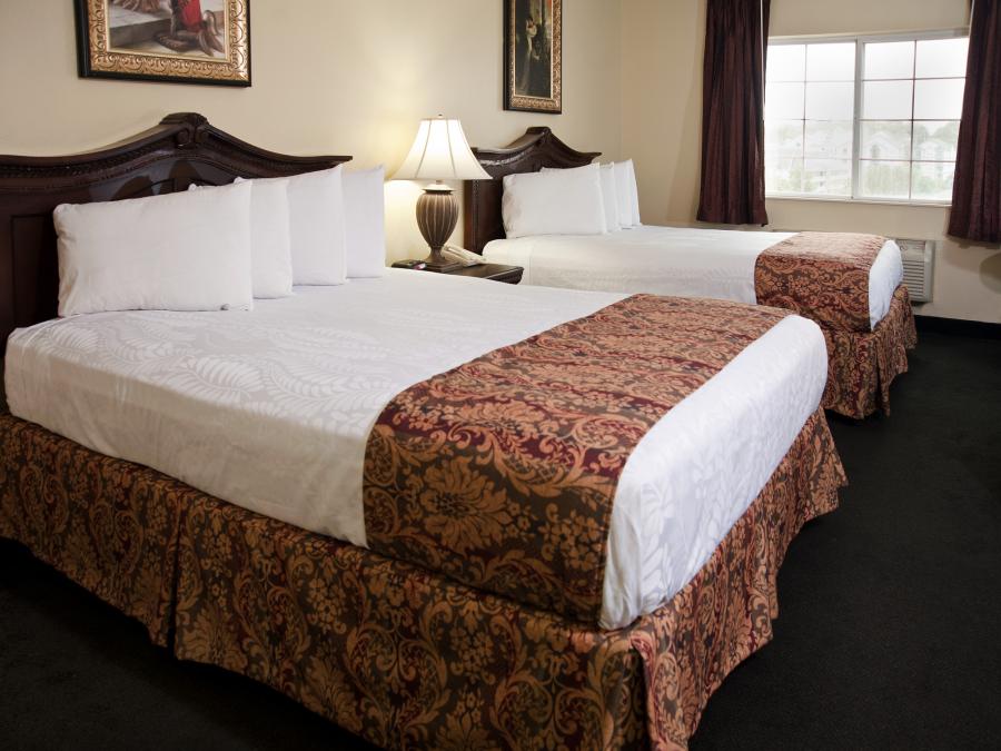 Standard Double Queen Room
