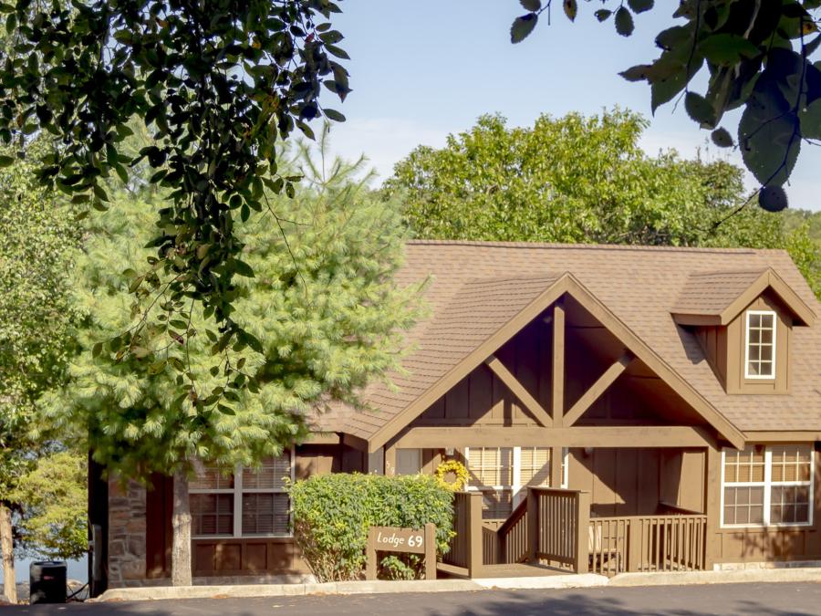 L69 Front, 2-Br Cabin