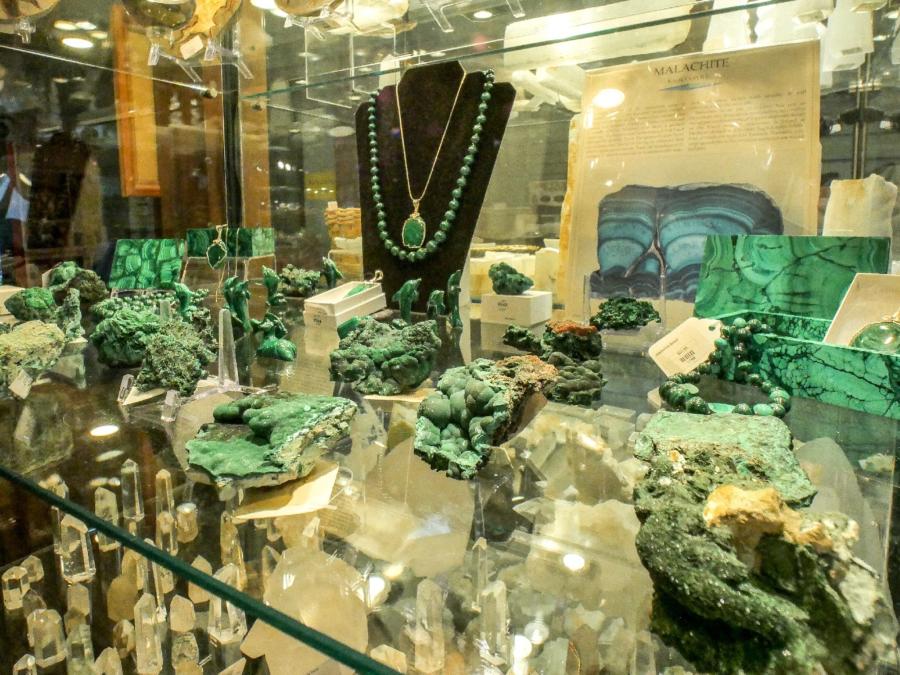 Talking Rocks Cavern Rock & Gift Shop