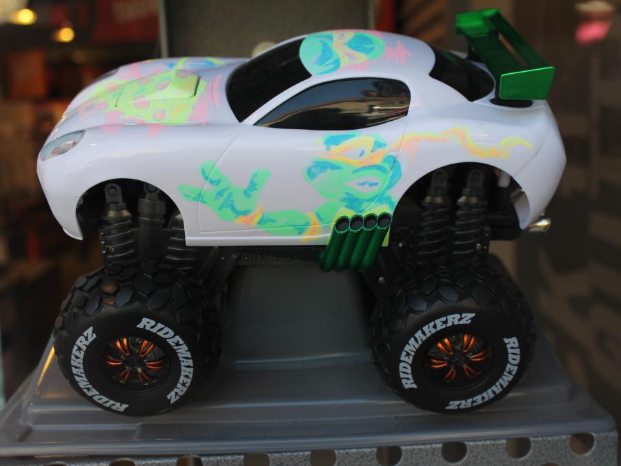 Customize your own toy car shop