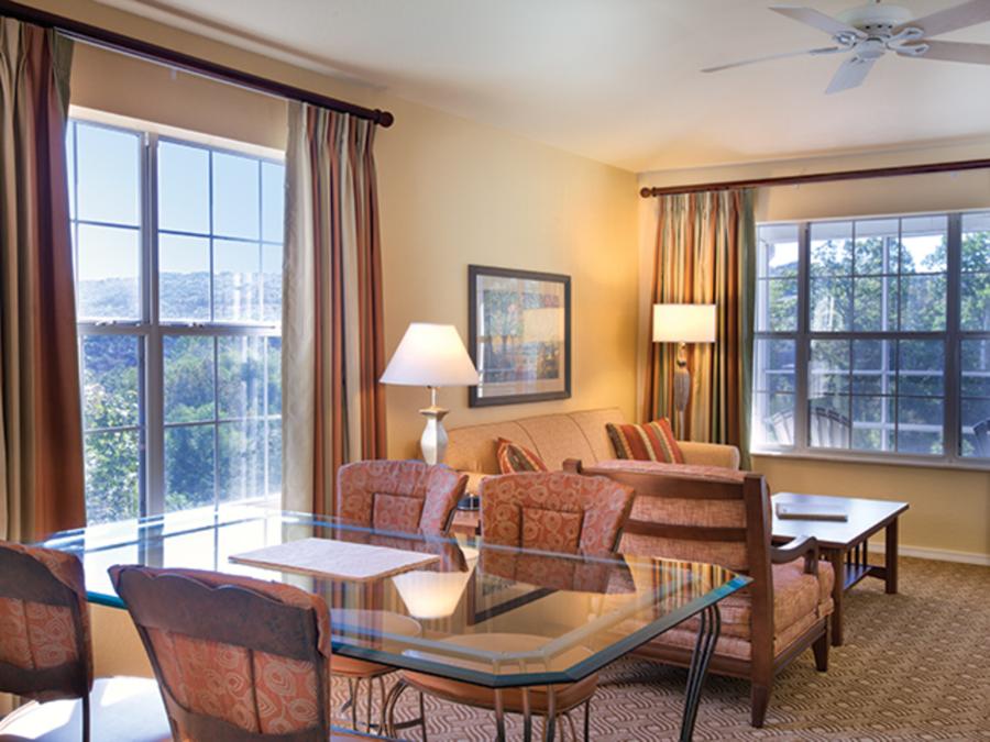 Branson, MO - Wyndham Branson at the Falls, Dining & Living Area