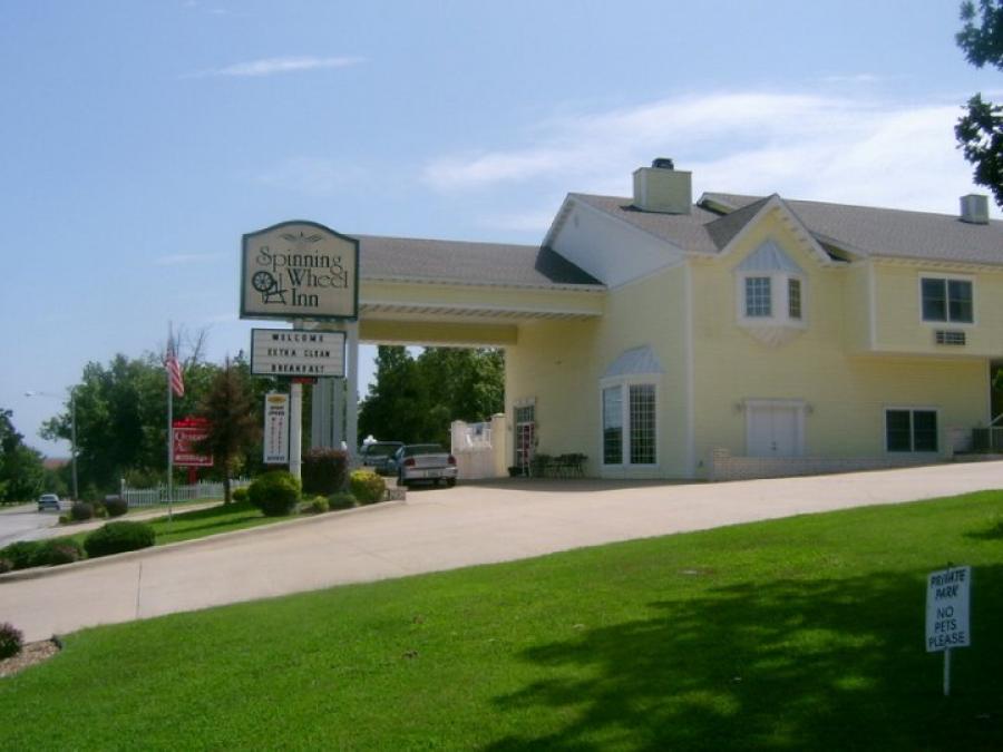 Spinning Wheel Inn Explore Branson