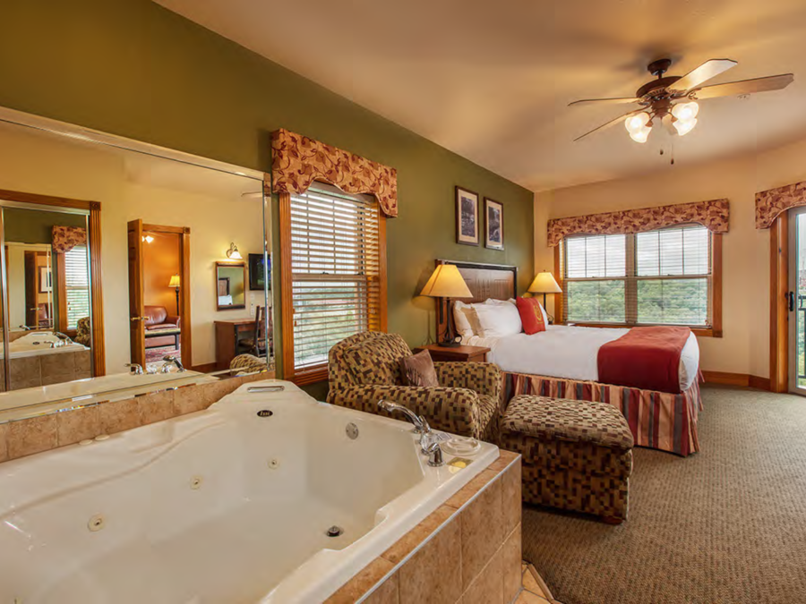 One Bedroom Grand Condo with hot tub