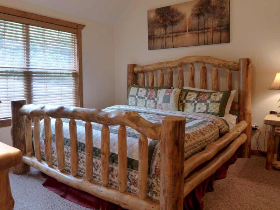 Master King Size Bedroom