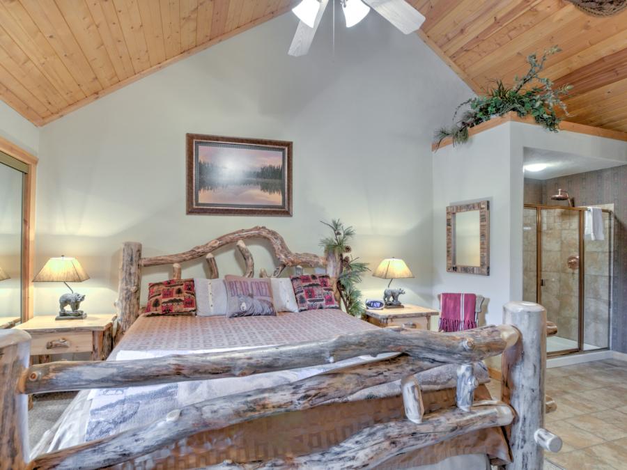 Upstairs Master King Suite, Mirrored closet