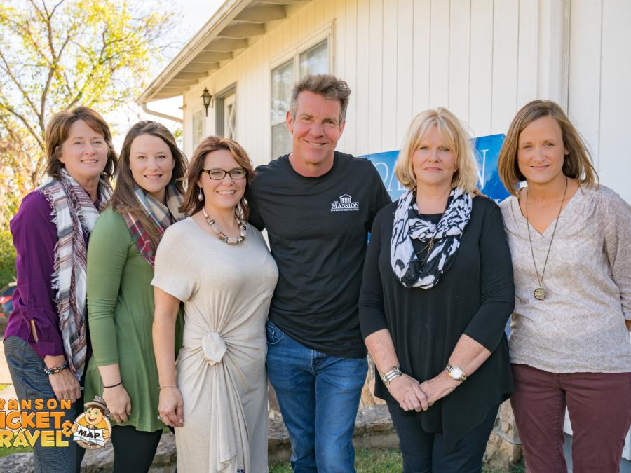 Dennis Quaid with Branson Ticket & Travel staff.
