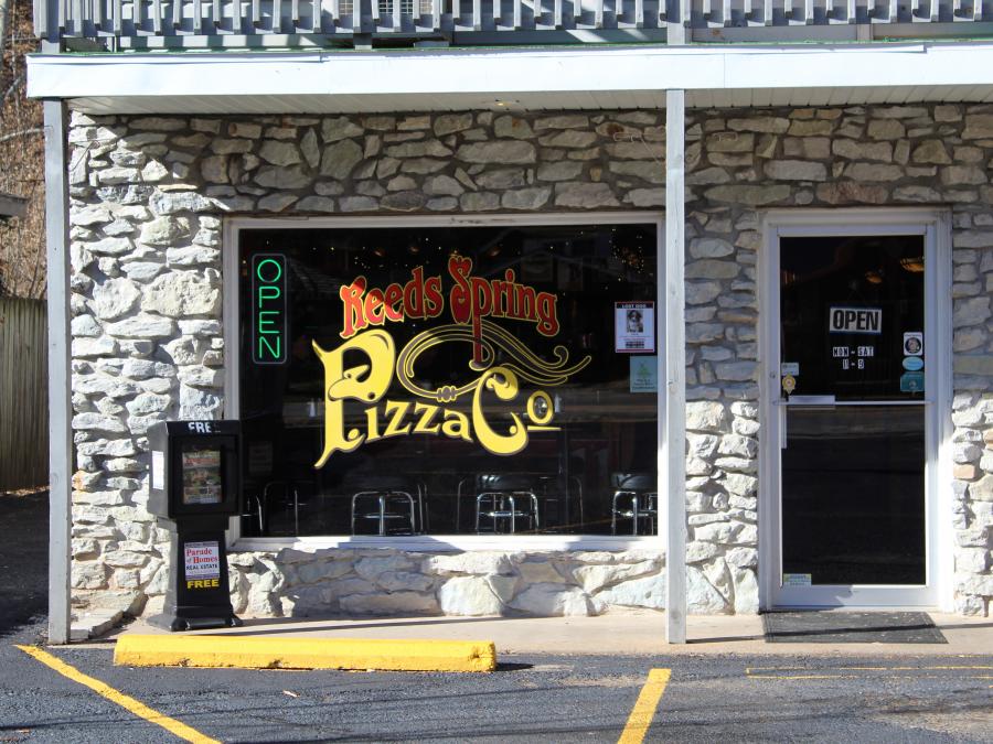 Reeds Spring Pizza Company Explore Branson