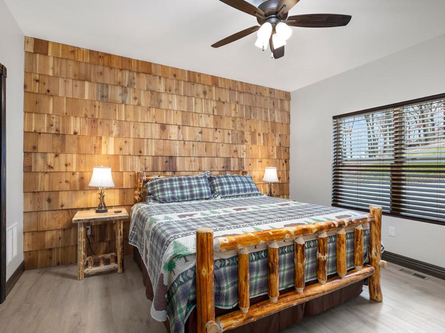 Each of the 4 Bedrooms have a King Size Bed