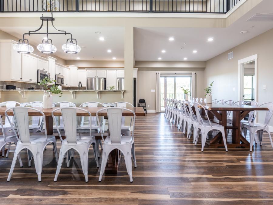 Liberty Retreat 9 king ensuite bedrooms with private indoor pool/theater room/hot tub/fire pit