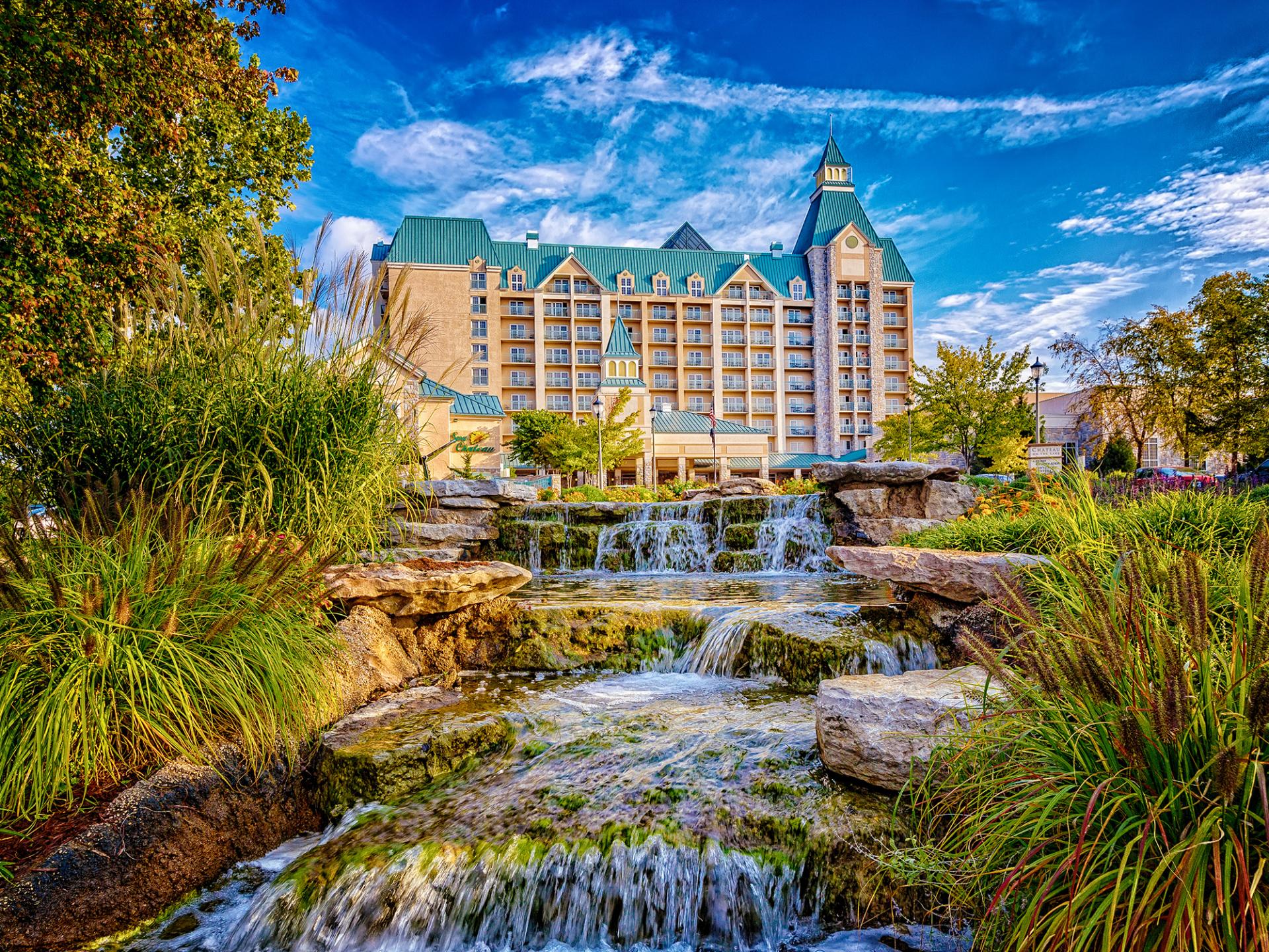 Exterior of Chateau on the Lake Resort.