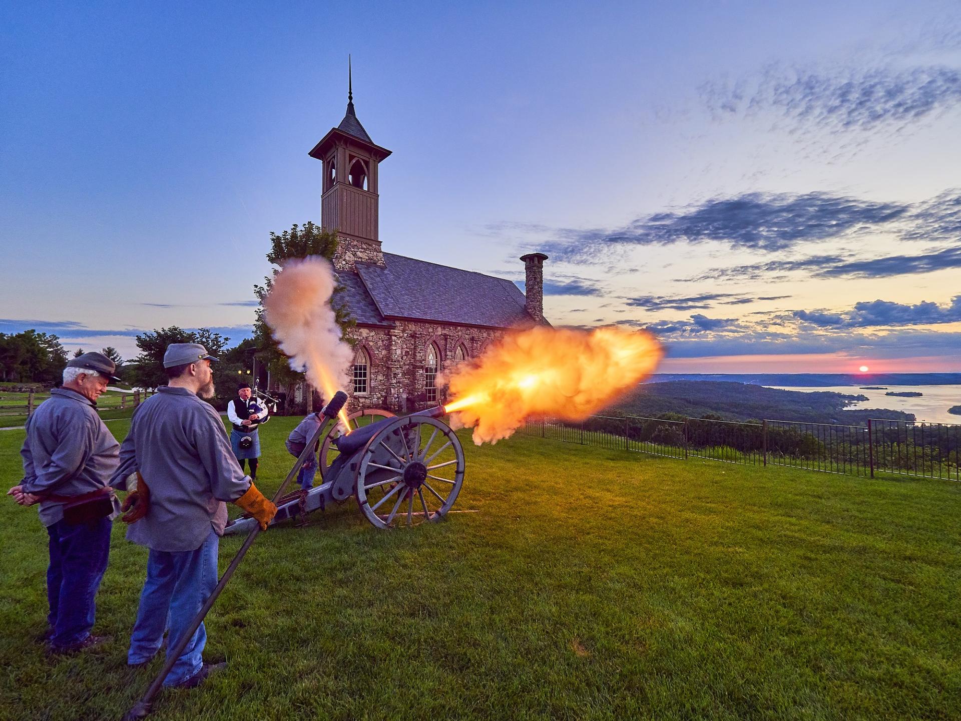 Big_Cedar_Event_Sunset_Ceremony_Top_of_the_Rock