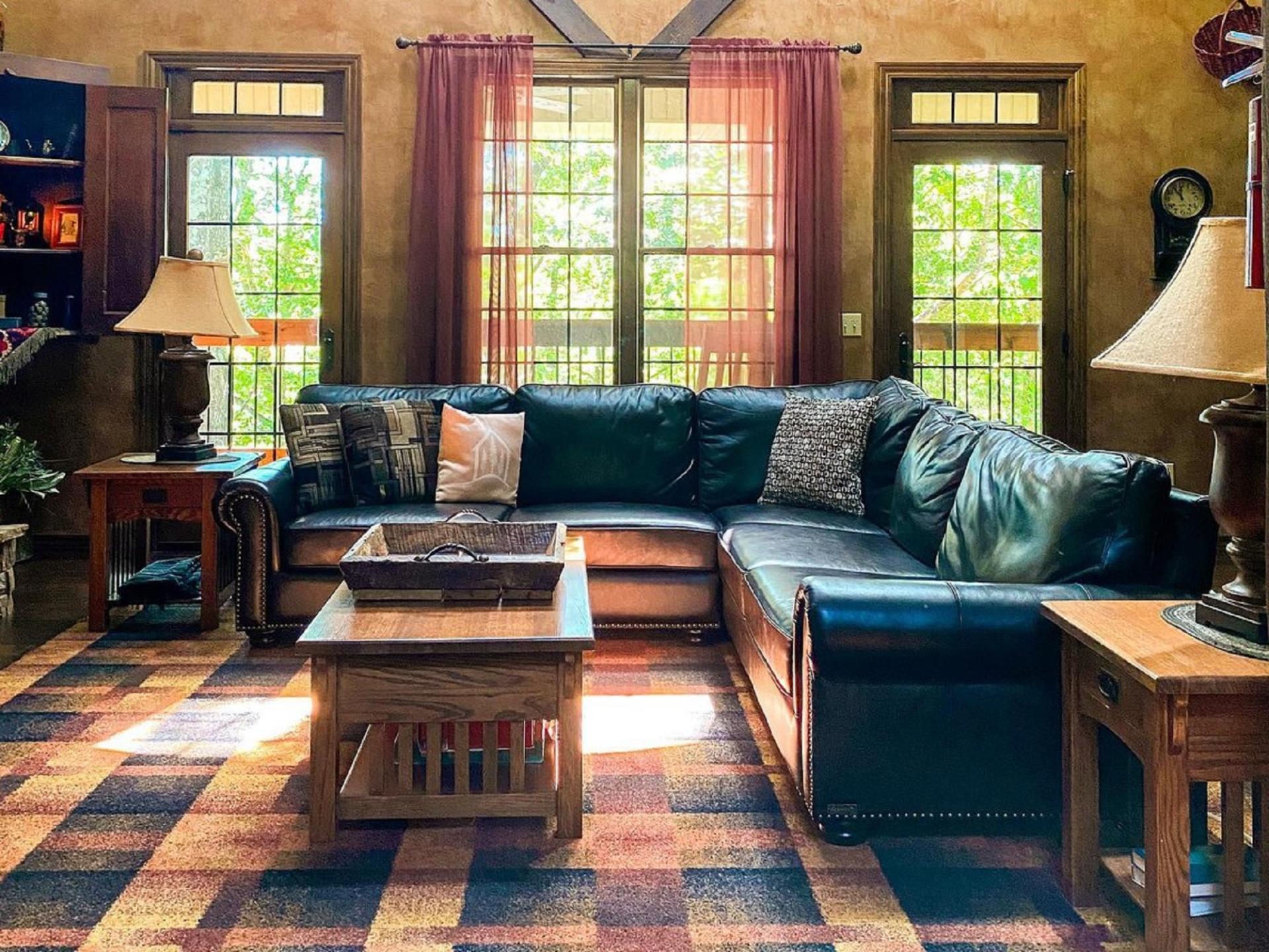 Vacation_Rental_Lodging_House_Room