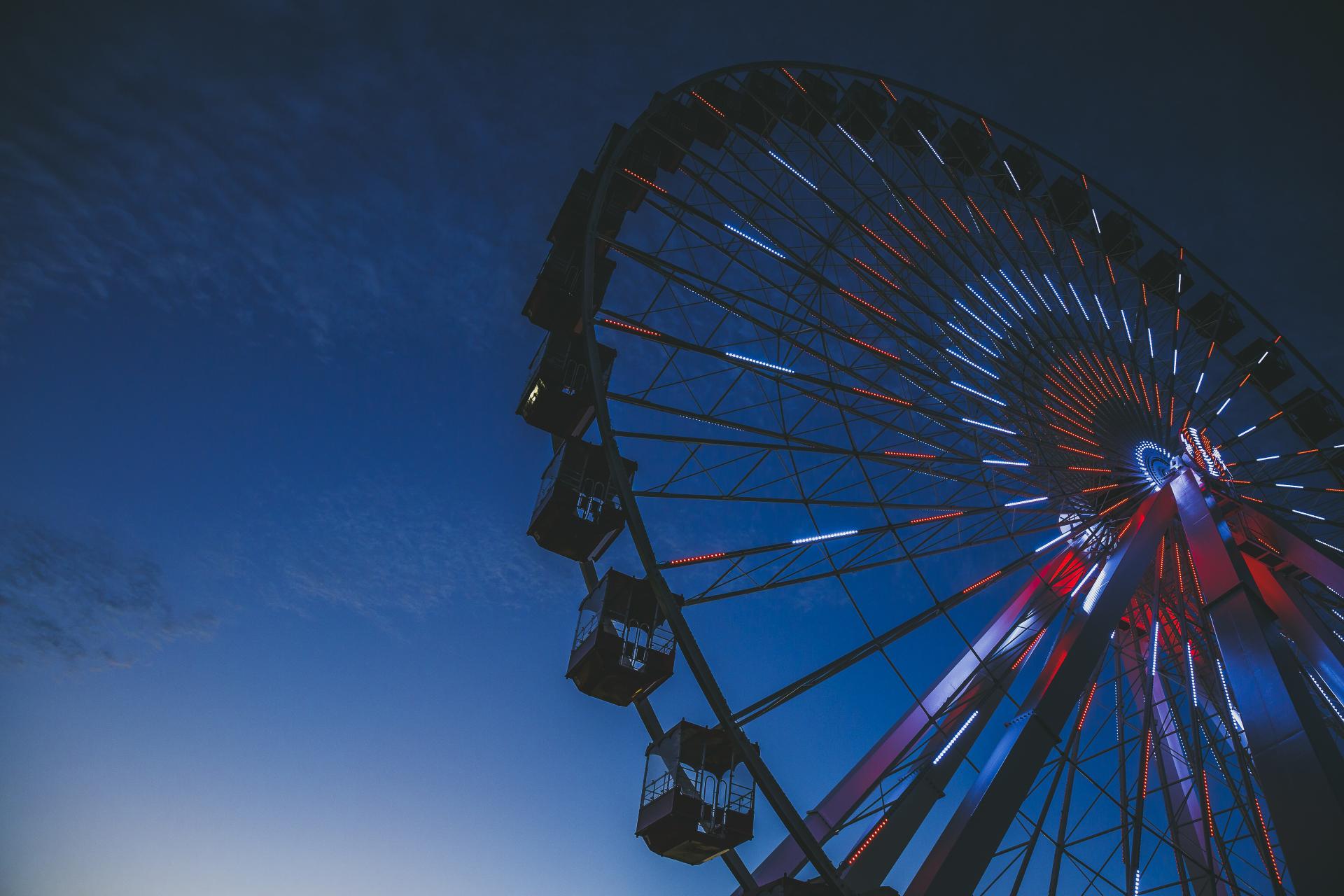 Night_Ferris_Wheel_Attraction