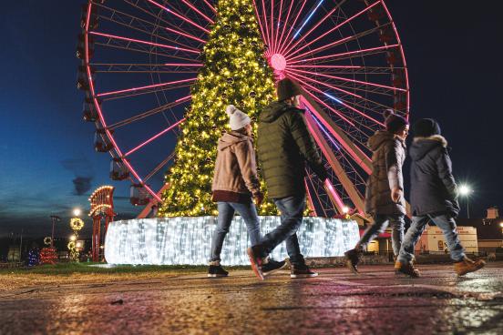 Ferris Wheel Christmas Family