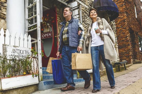 Couple_Shopping_Winter_Fall_Downtown