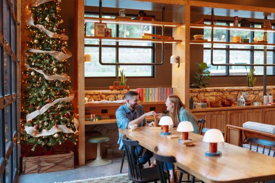 The_Ozarker_Lodge_-_Lifestyle_Couple_2