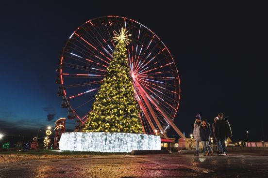Ferris Wheel Christmas Hero