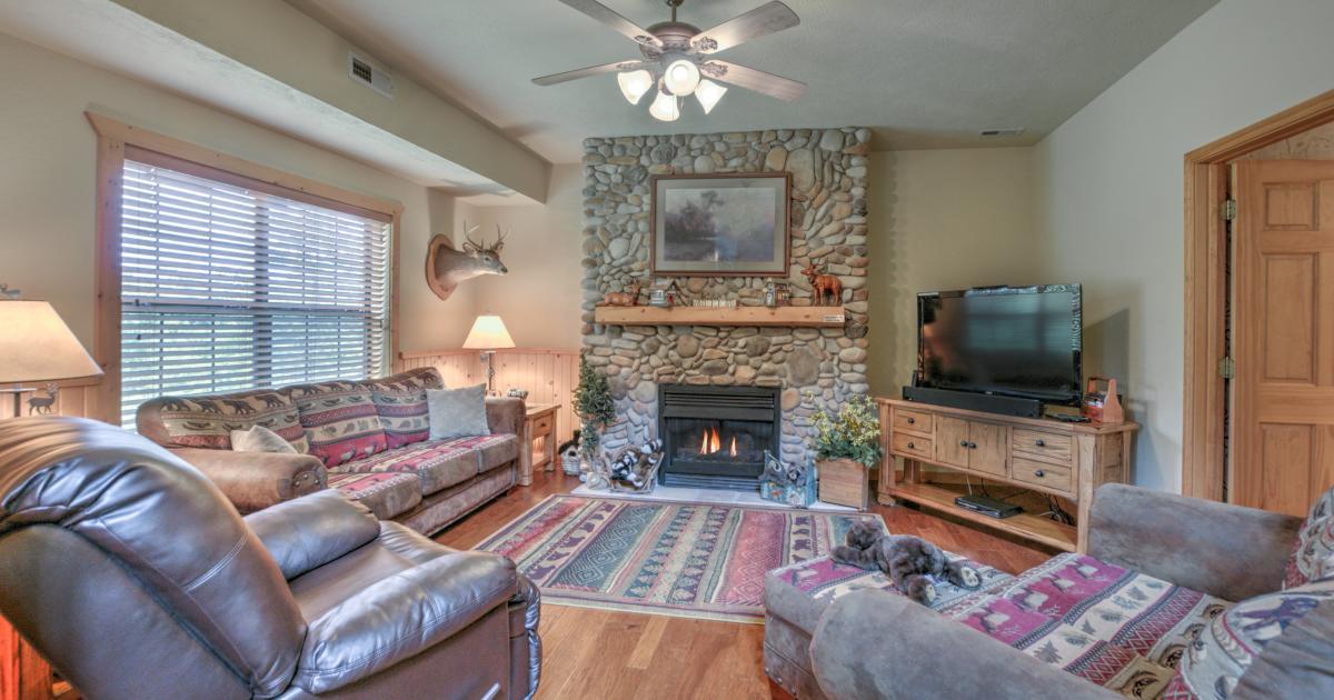 Deer Creek Cabin at Grand Mountain | Explore Branson