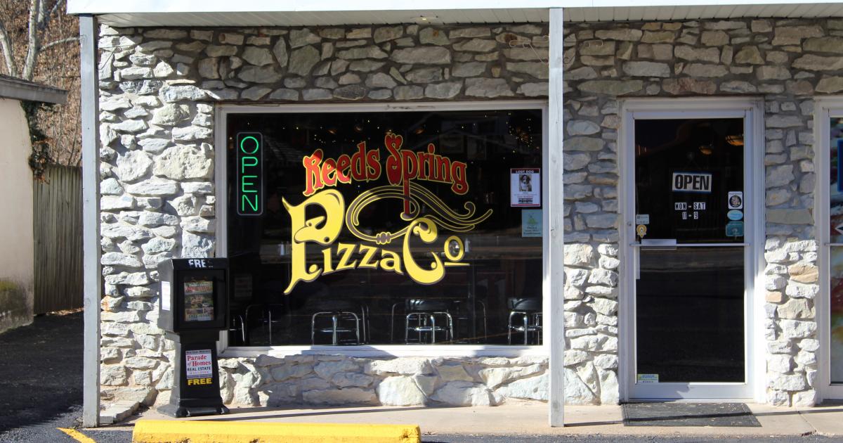 Reeds Spring Pizza Company Explore Branson